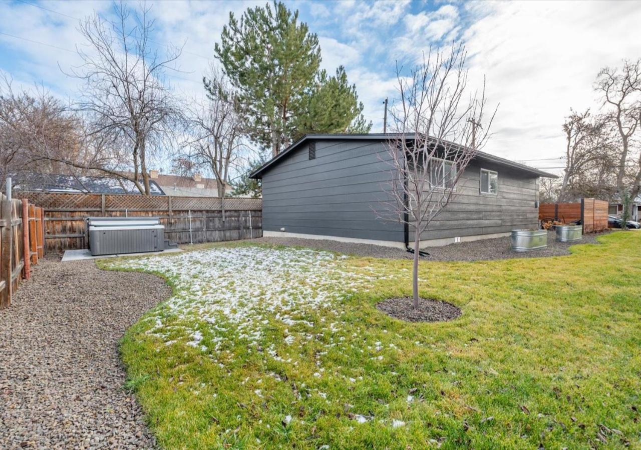 Mid Century Modern Boise-River Bungalow W/ Hot Tub Exterior foto